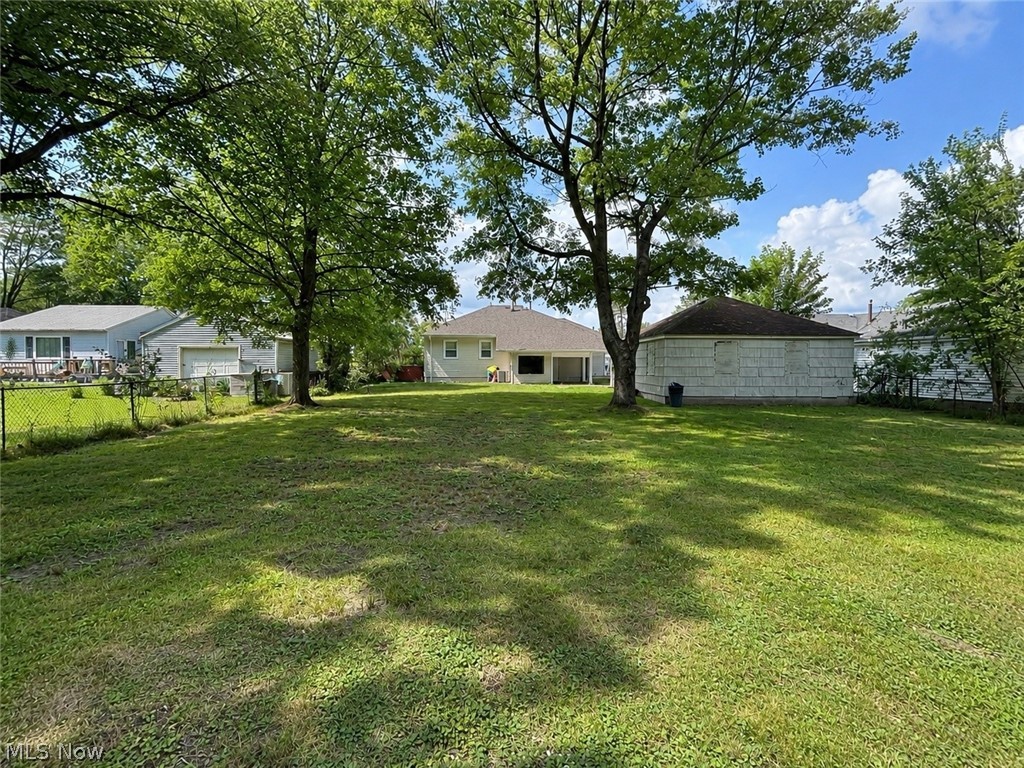 2516 Weir Warren OH 44483