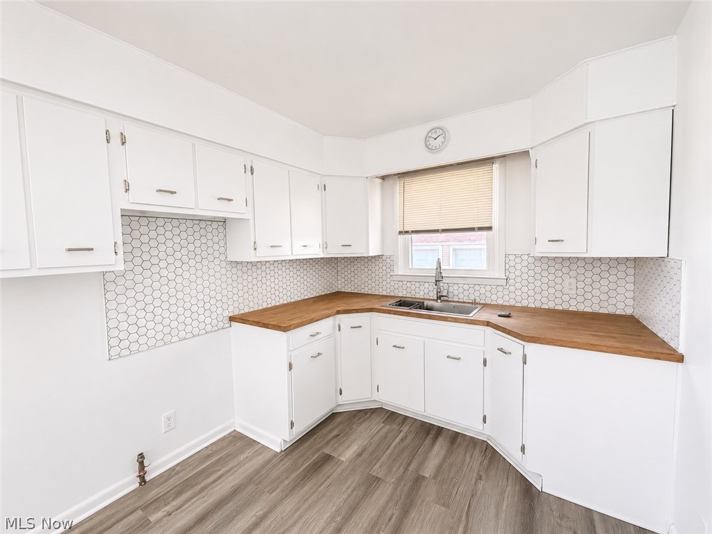 2516 Weir Warren OH 44483