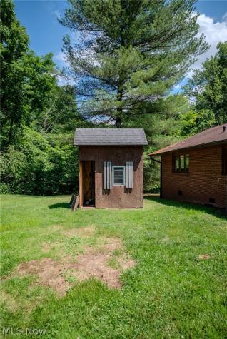 100 Crestwood Circle Marietta OH 45750