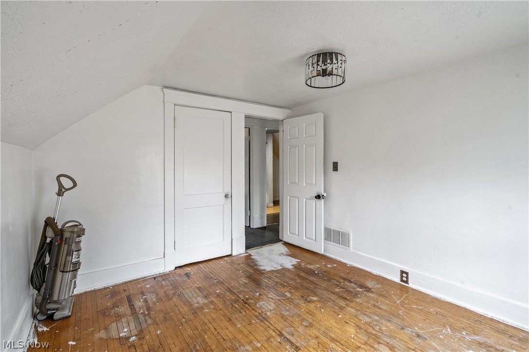 1175 Robert Avenue NW Warren OH 44485