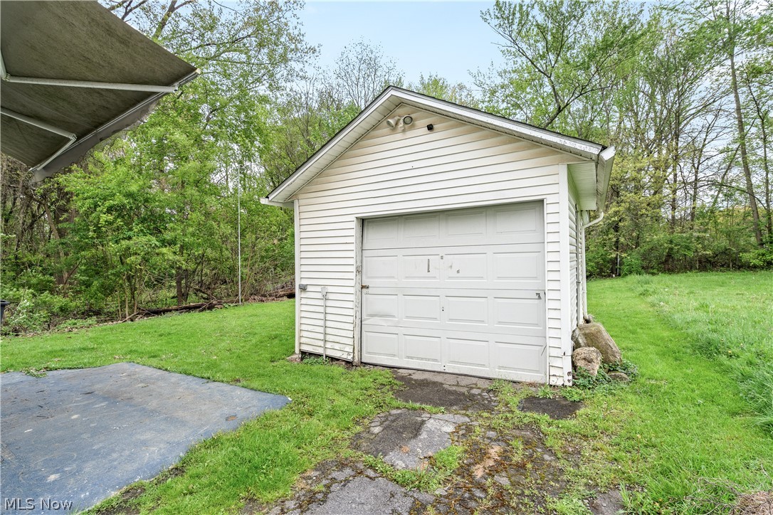 1175 Robert Avenue NW Warren OH 44485