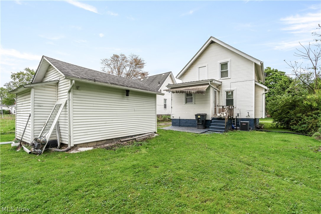1175 Robert Avenue NW Warren OH 44485