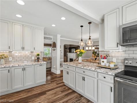 2048 9th Street Cuyahoga Falls OH 44221