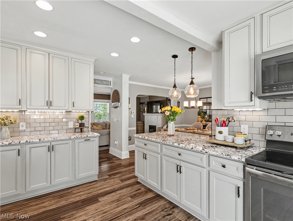 2048 9th Street Cuyahoga Falls OH 44221
