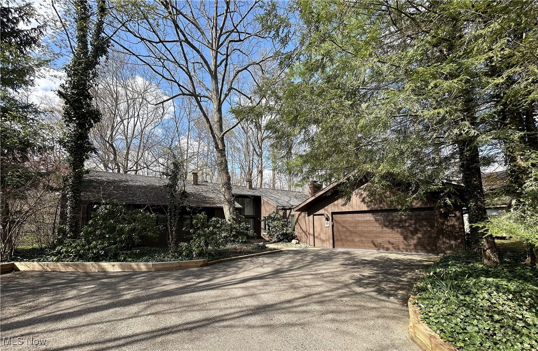 692 Arbor Way Aurora OH 44202