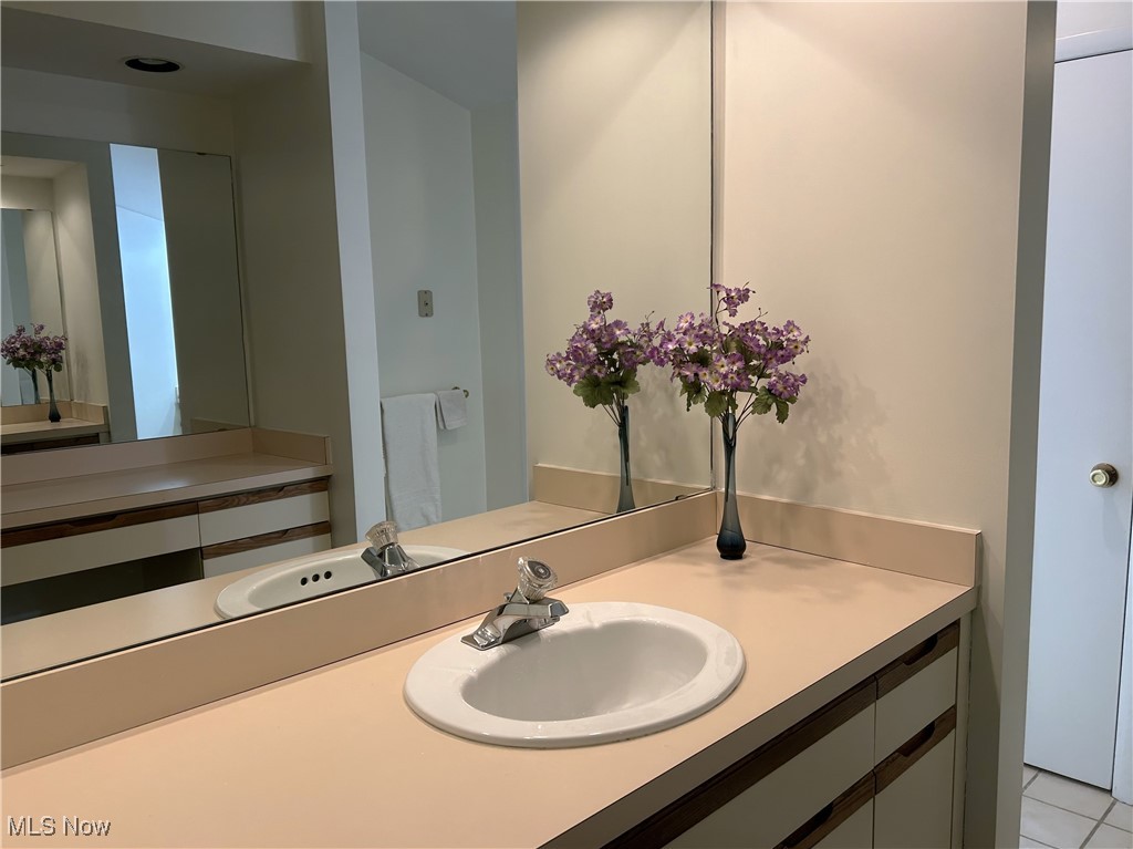 692 Arbor Way Aurora OH 44202