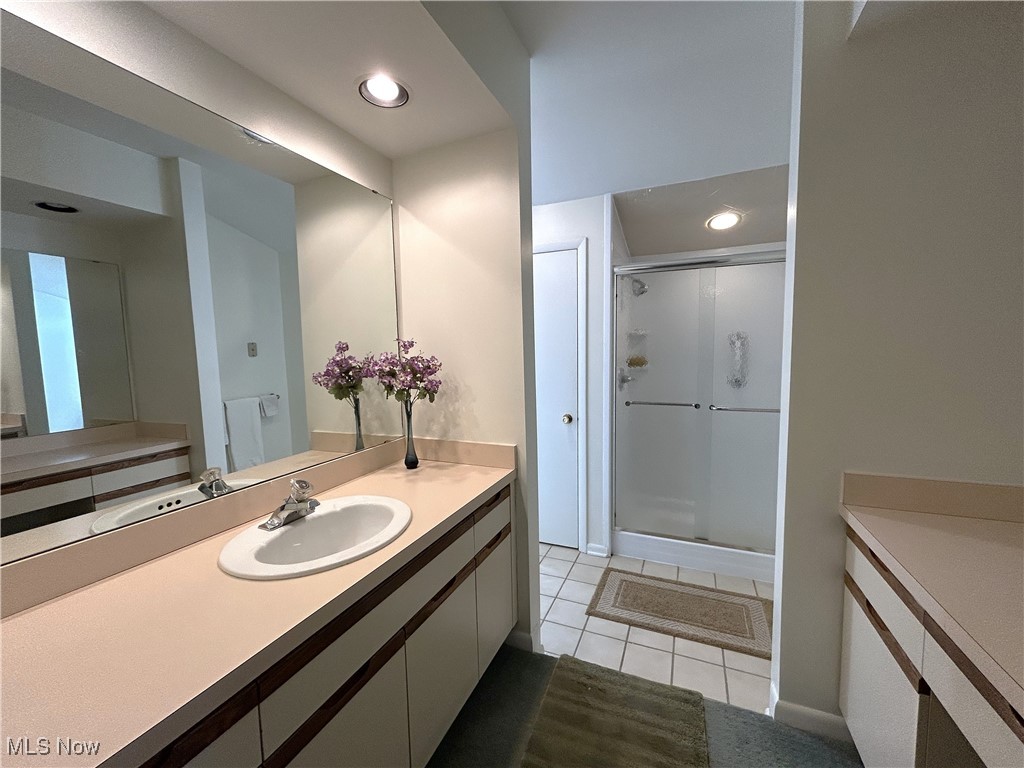 692 Arbor Way Aurora OH 44202