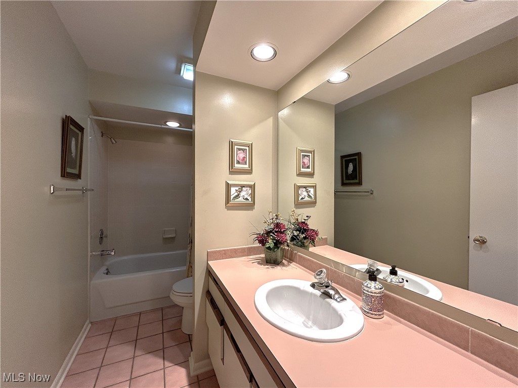 692 Arbor Way Aurora OH 44202