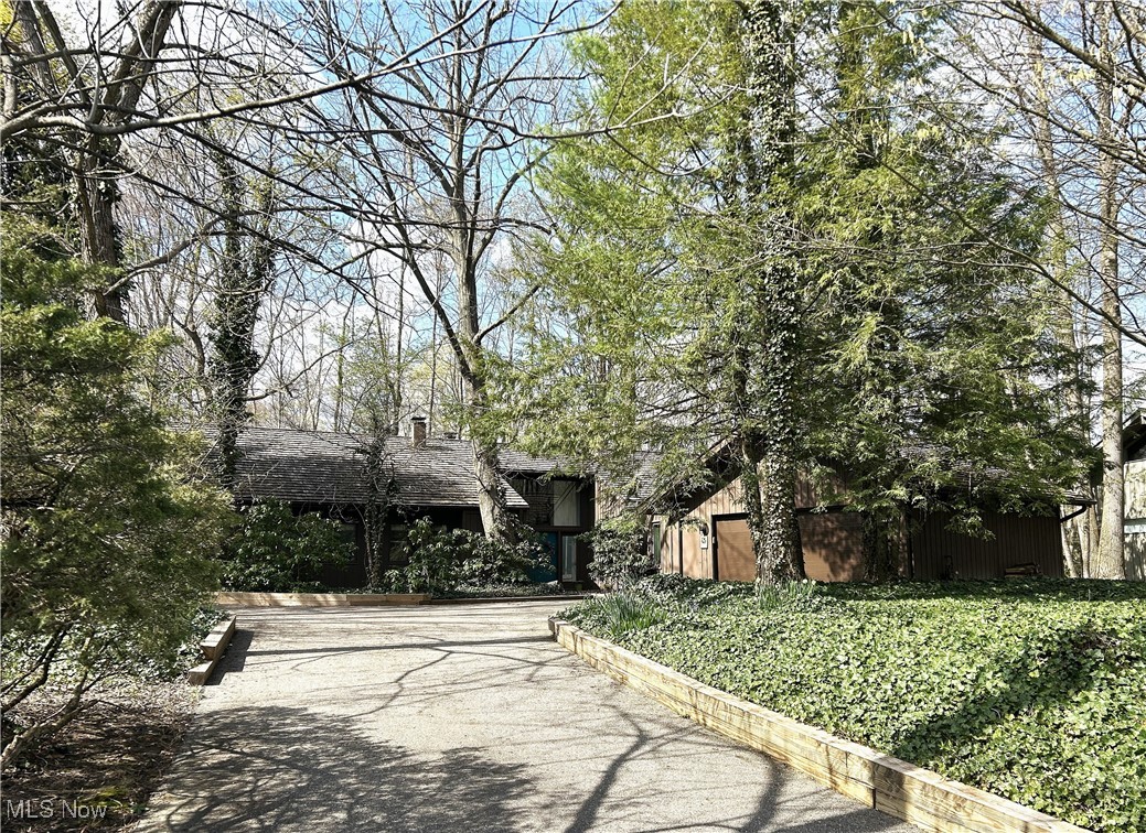 692 Arbor Way Aurora OH 44202