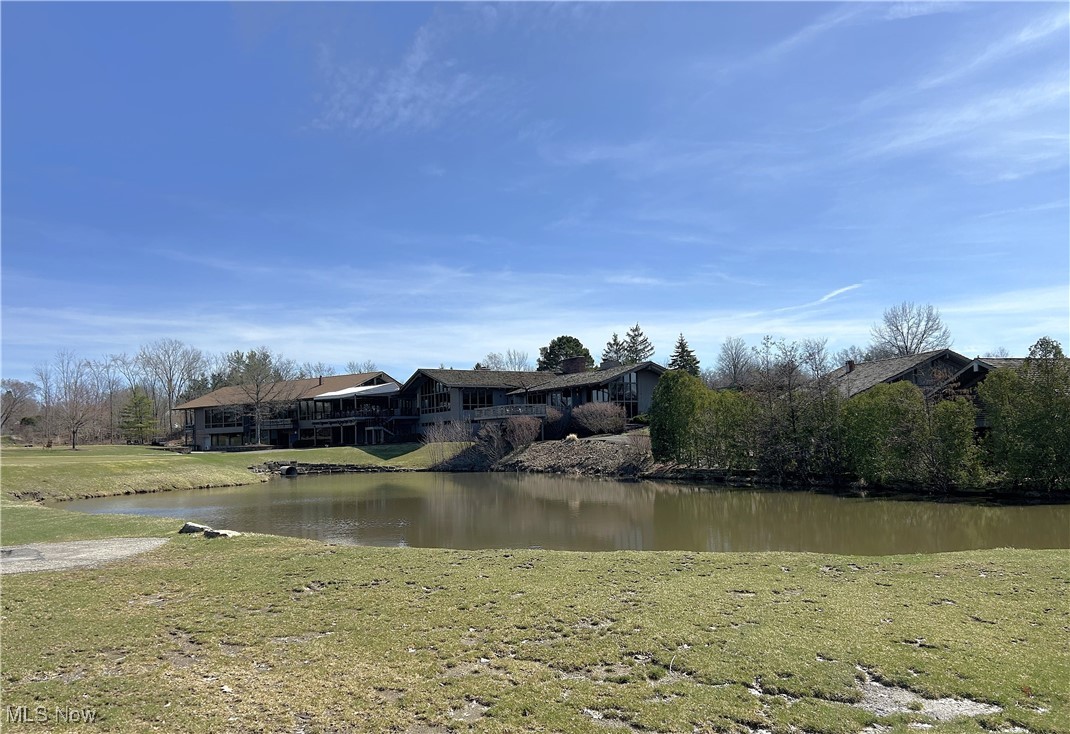 692 Arbor Way Aurora OH 44202