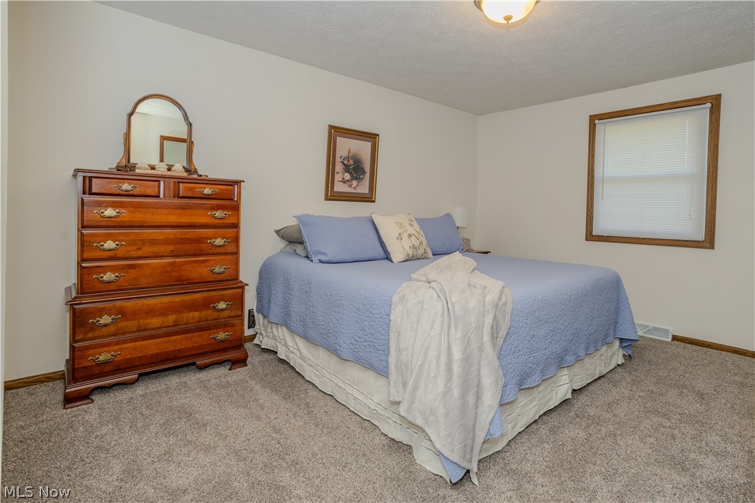 11805 Meadowlane Avenue NW Uniontown OH 44685