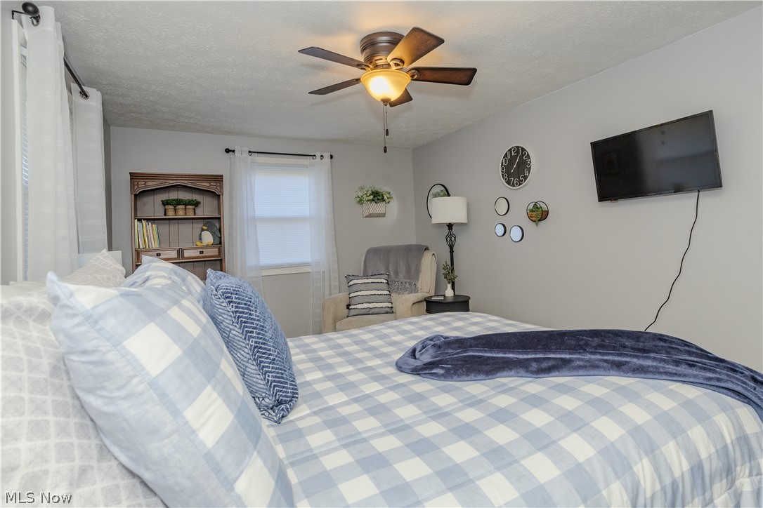 11805 Meadowlane Avenue NW Uniontown OH 44685