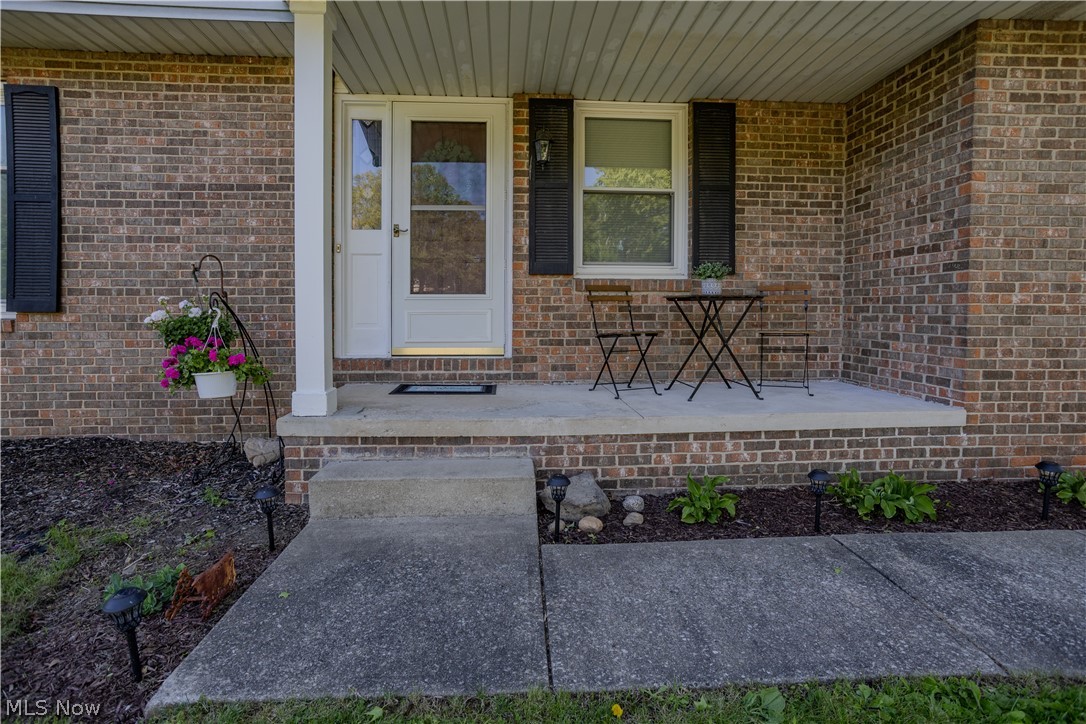 11805 Meadowlane Avenue NW Uniontown OH 44685