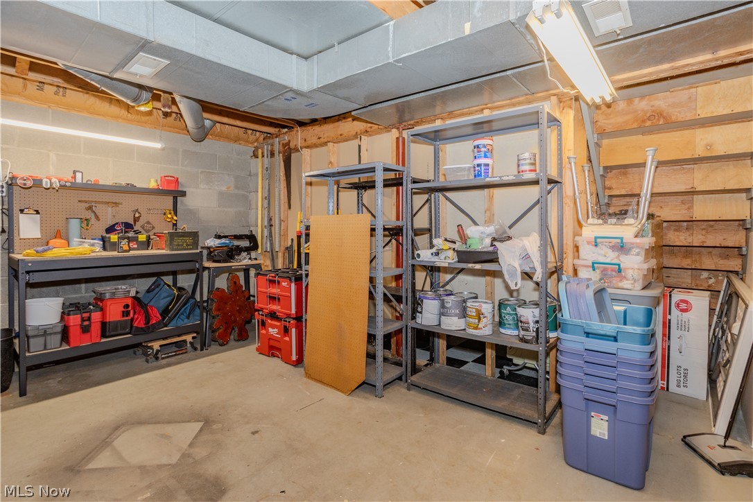 11805 Meadowlane Avenue NW Uniontown OH 44685