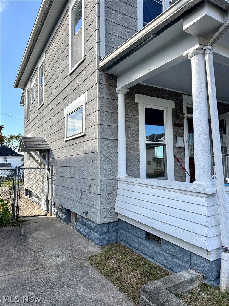 717 S South Lawn Avenue Coshocton OH 43812