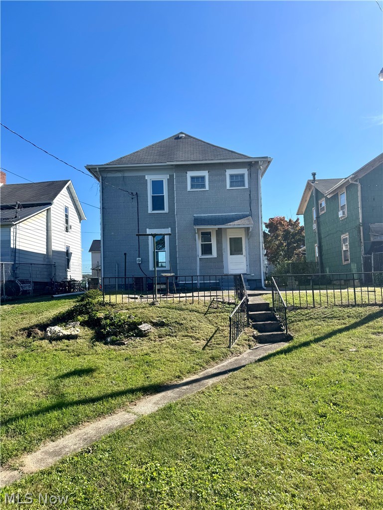 717 S South Lawn Avenue Coshocton OH 43812