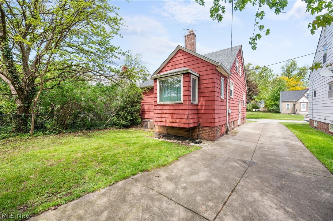21570 Priday Avenue Euclid OH 44123