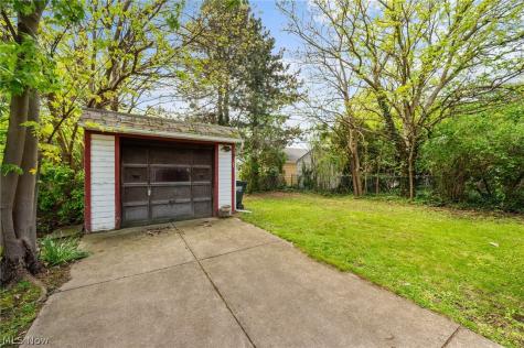 21570 Priday Avenue Euclid OH 44123