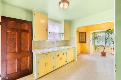 21570 Priday Avenue Euclid OH 44123