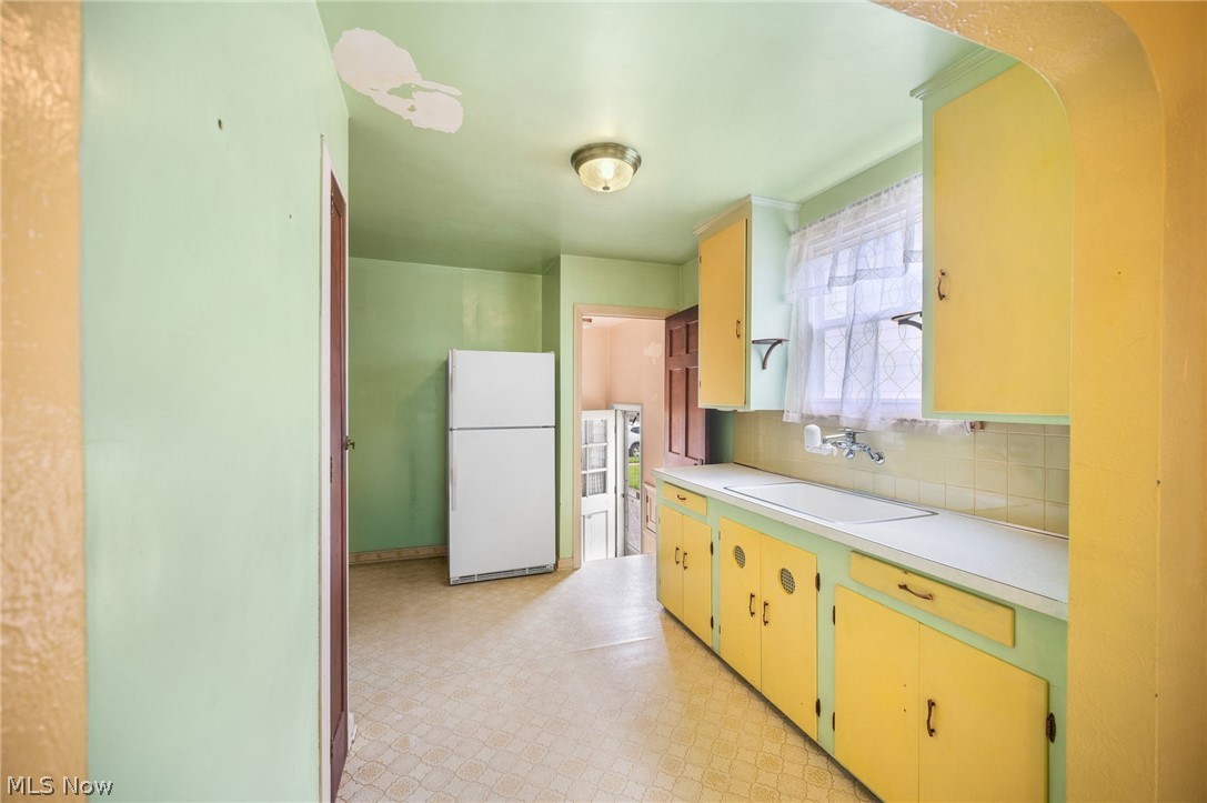 21570 Priday Avenue Euclid OH 44123