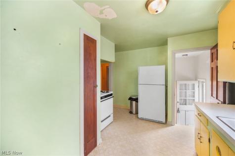 21570 Priday Avenue Euclid OH 44123