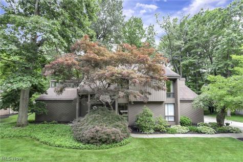 31115 Roxbury Park Drive Bay Village OH 44140