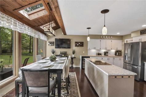 31115 Roxbury Park Drive Bay Village OH 44140