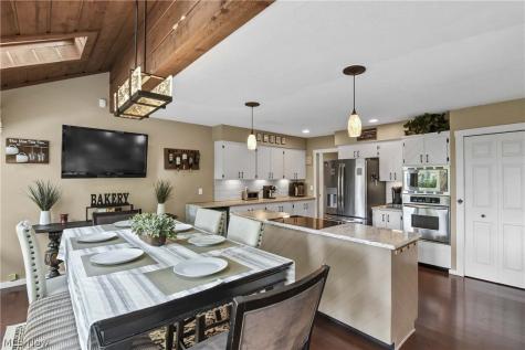 31115 Roxbury Park Drive Bay Village OH 44140