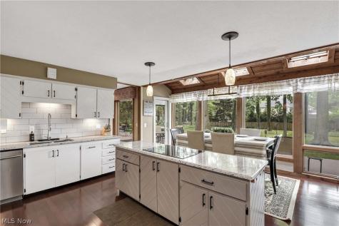 31115 Roxbury Park Drive Bay Village OH 44140