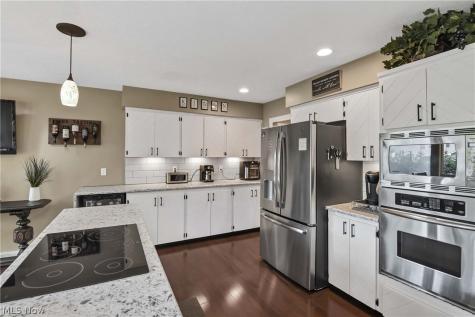 31115 Roxbury Park Drive Bay Village OH 44140