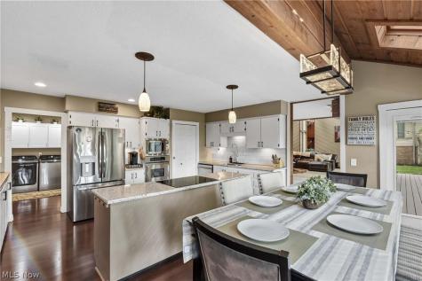 31115 Roxbury Park Drive Bay Village OH 44140