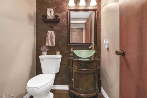31115 Roxbury Park Drive Bay Village OH 44140