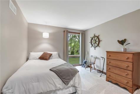 31115 Roxbury Park Drive Bay Village OH 44140