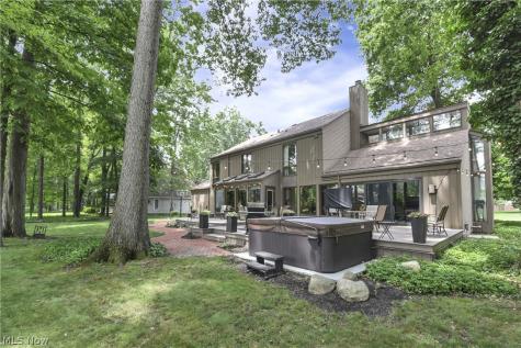 31115 Roxbury Park Drive Bay Village OH 44140