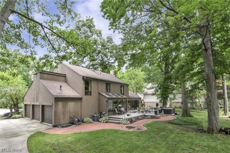 31115 Roxbury Park Drive Bay Village OH 44140