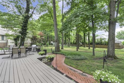 31115 Roxbury Park Drive Bay Village OH 44140