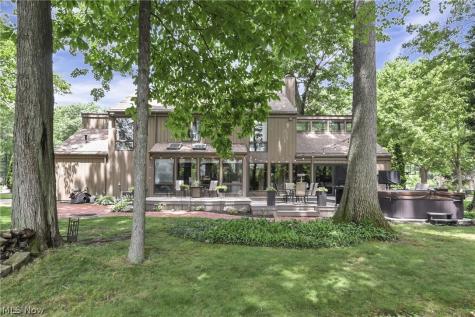 31115 Roxbury Park Drive Bay Village OH 44140
