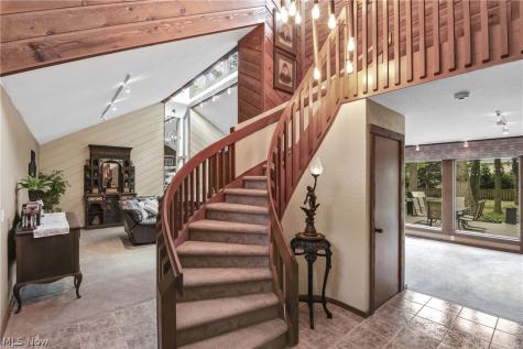 31115 Roxbury Park Drive Bay Village OH 44140