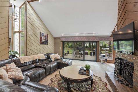 31115 Roxbury Park Drive Bay Village OH 44140