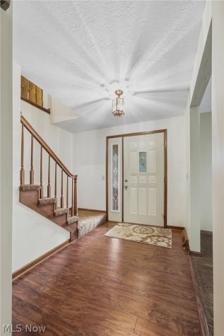 2500 Treetop Circle NE Canton OH 44705