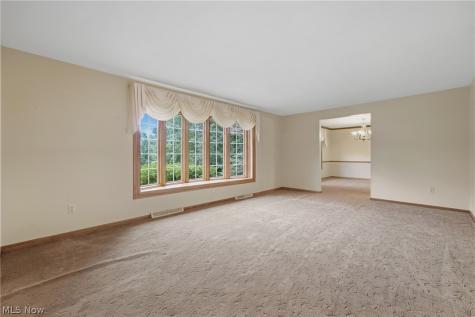 2500 Treetop Circle NE Canton OH 44705