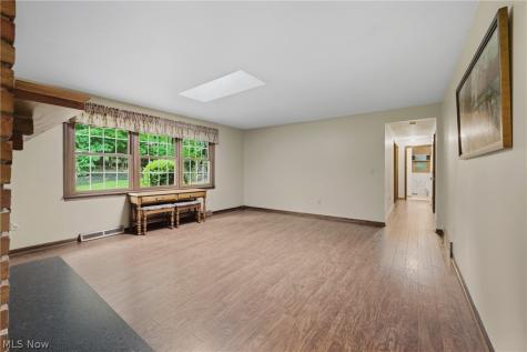 2500 Treetop Circle NE Canton OH 44705