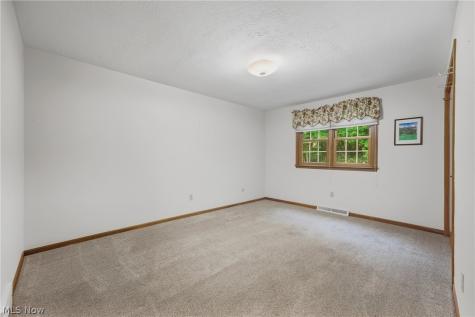 2500 Treetop Circle NE Canton OH 44705