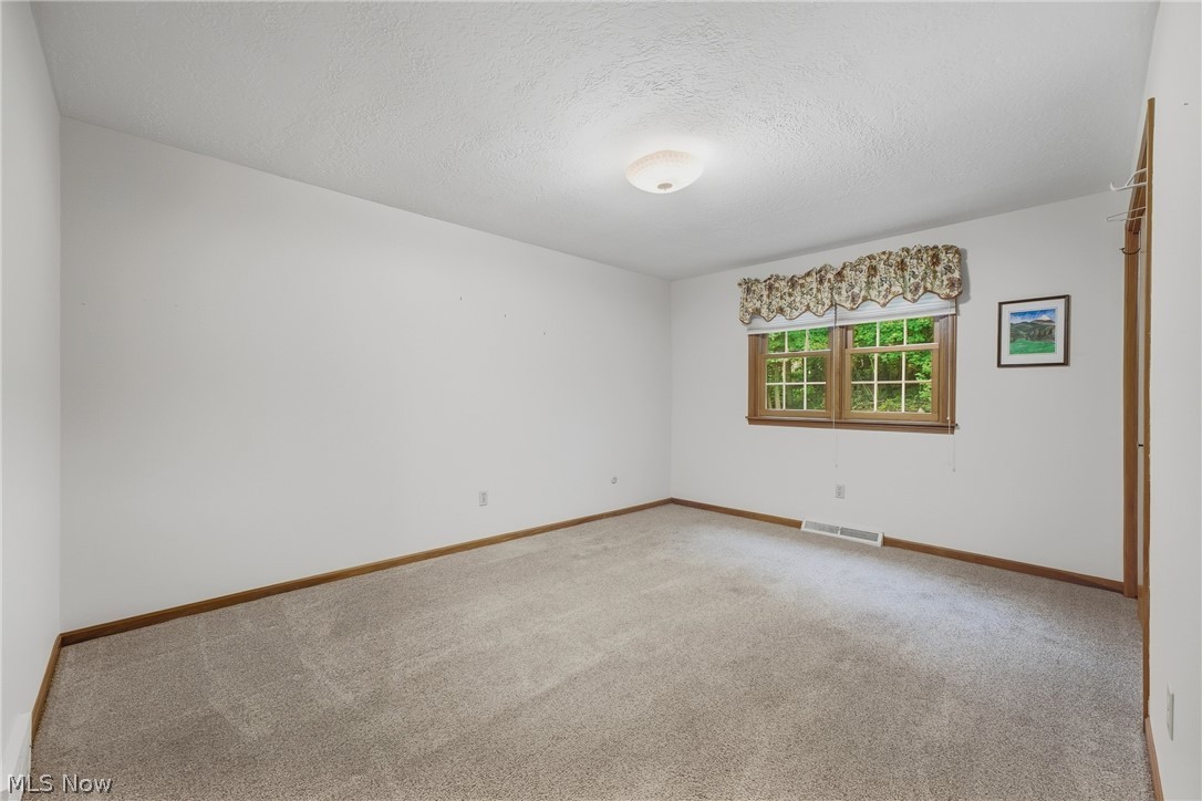 2500 Treetop Circle NE Canton OH 44705