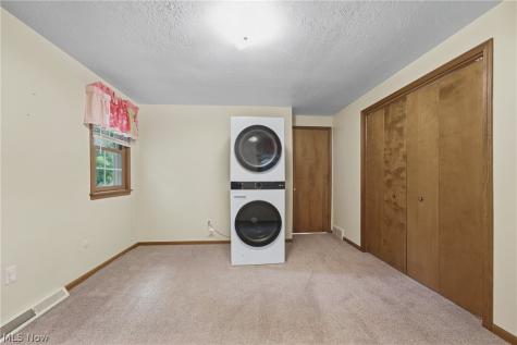 2500 Treetop Circle NE Canton OH 44705