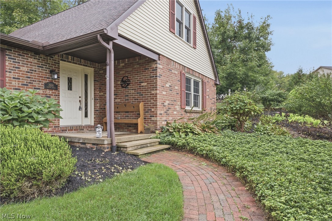 2500 Treetop Circle NE Canton OH 44705