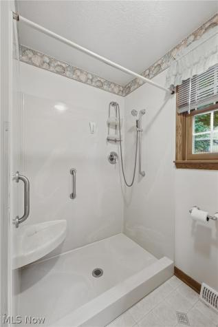 2500 Treetop Circle NE Canton OH 44705