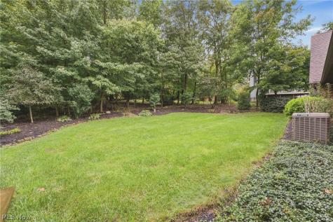 2500 Treetop Circle NE Canton OH 44705