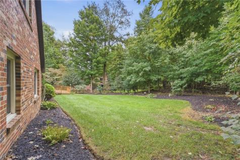 2500 Treetop Circle NE Canton OH 44705
