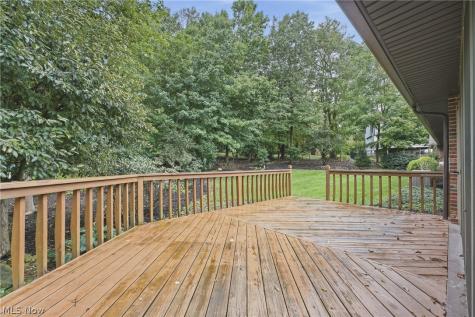 2500 Treetop Circle NE Canton OH 44705